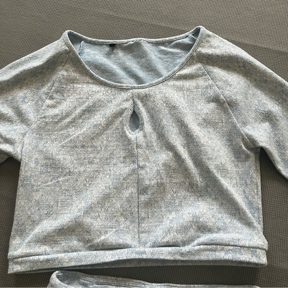 Gymshark fleur texture long sleeve crop top and leggings workout set light blue - Picture 2 of 5